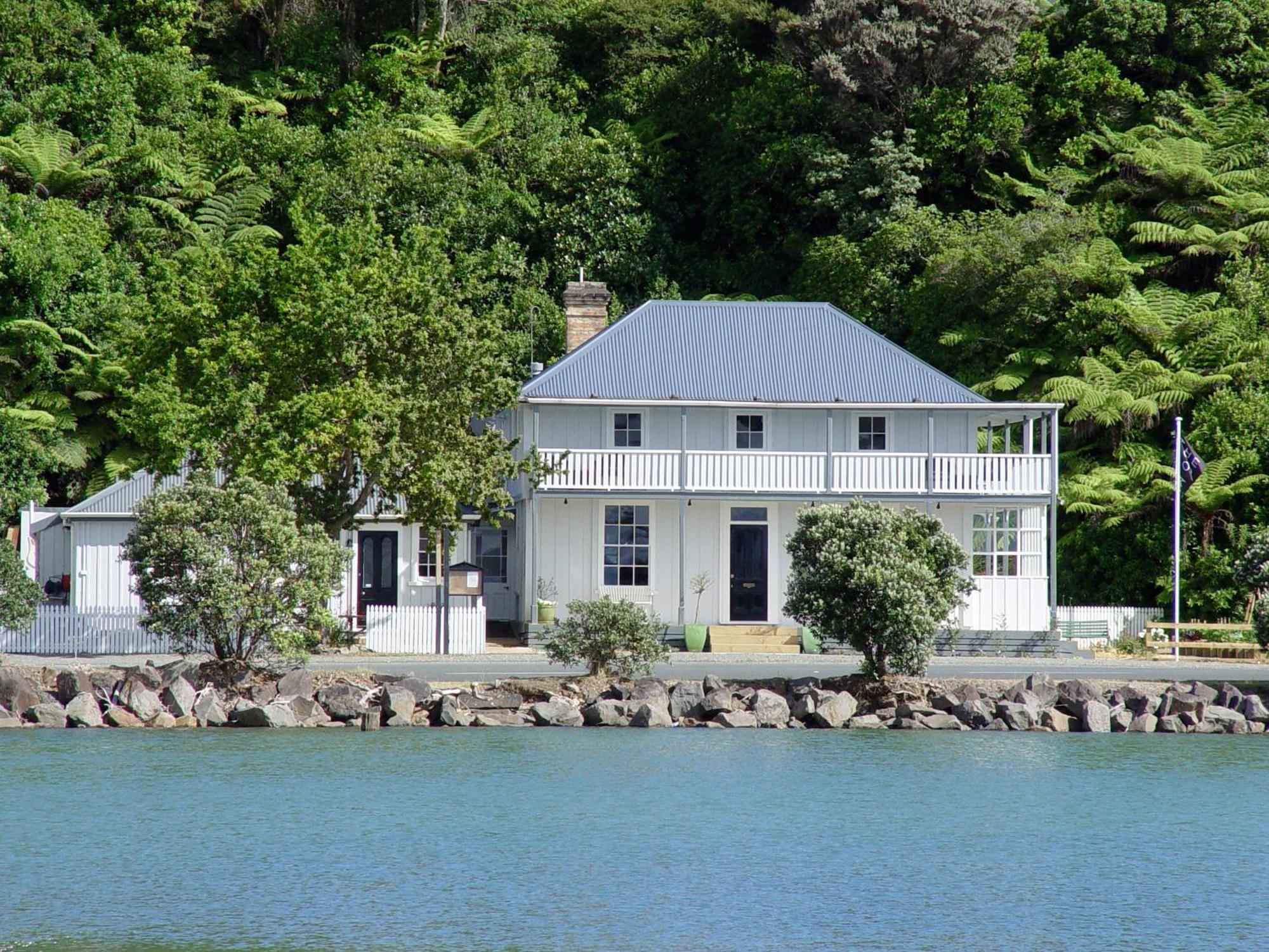 The Old Oak Boutique Hotel Mangonui Exterior photo
