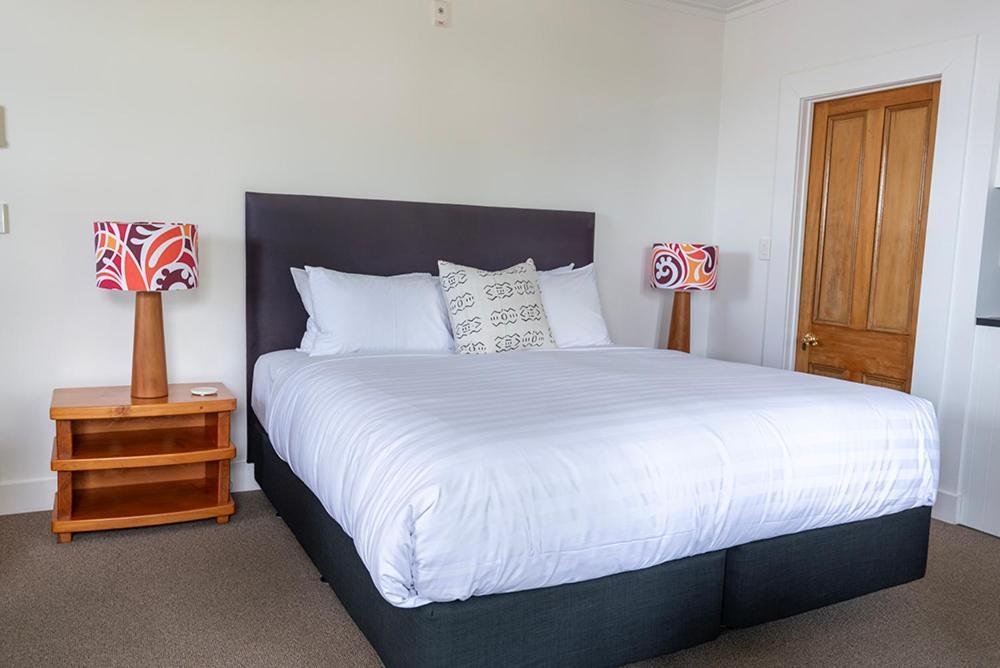 The Old Oak Boutique Hotel Mangonui Exterior photo