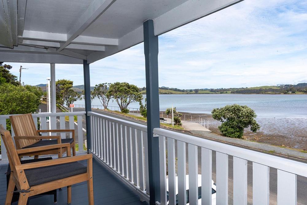 The Old Oak Boutique Hotel Mangonui Exterior photo
