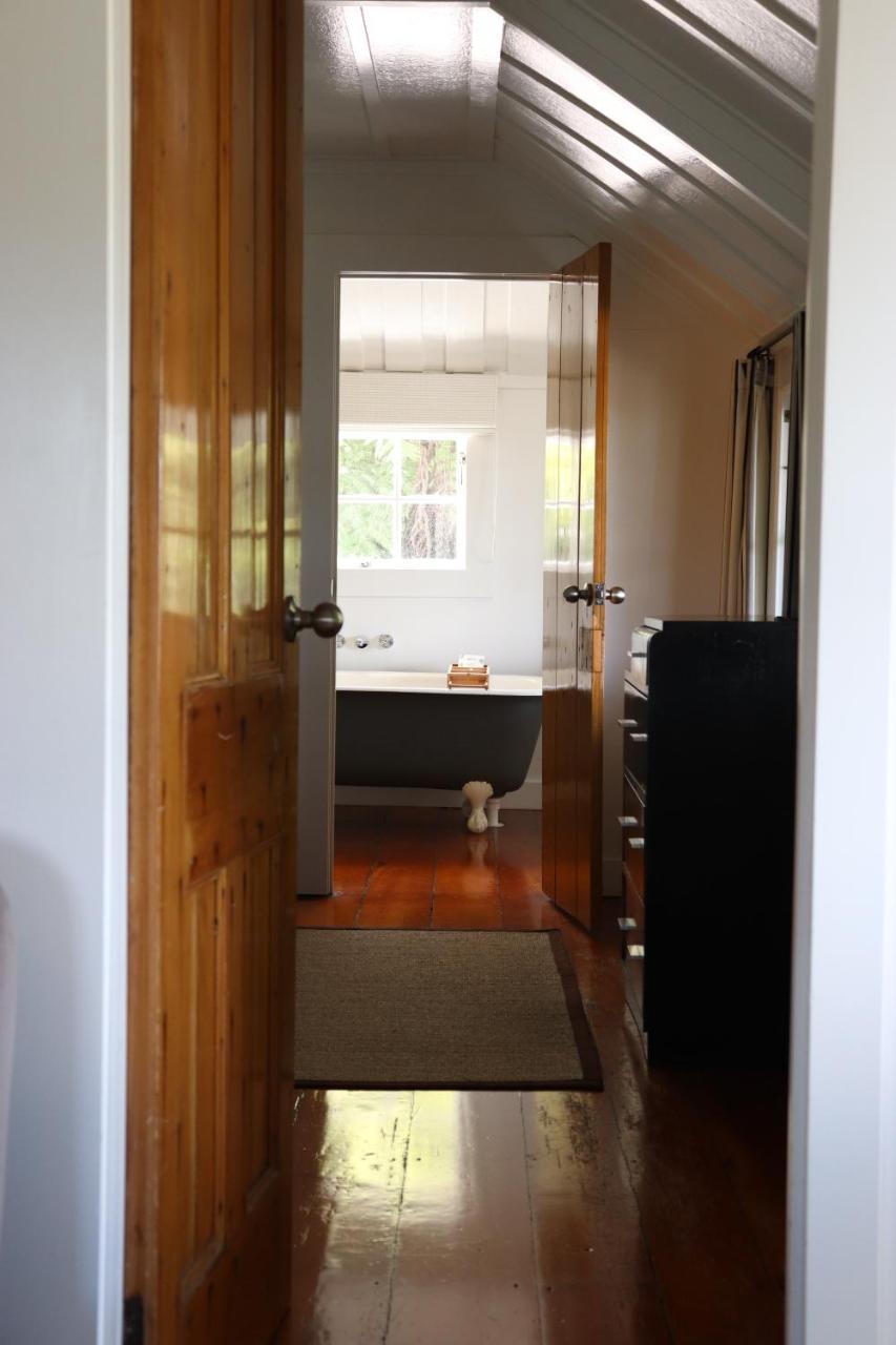 The Old Oak Boutique Hotel Mangonui Exterior photo