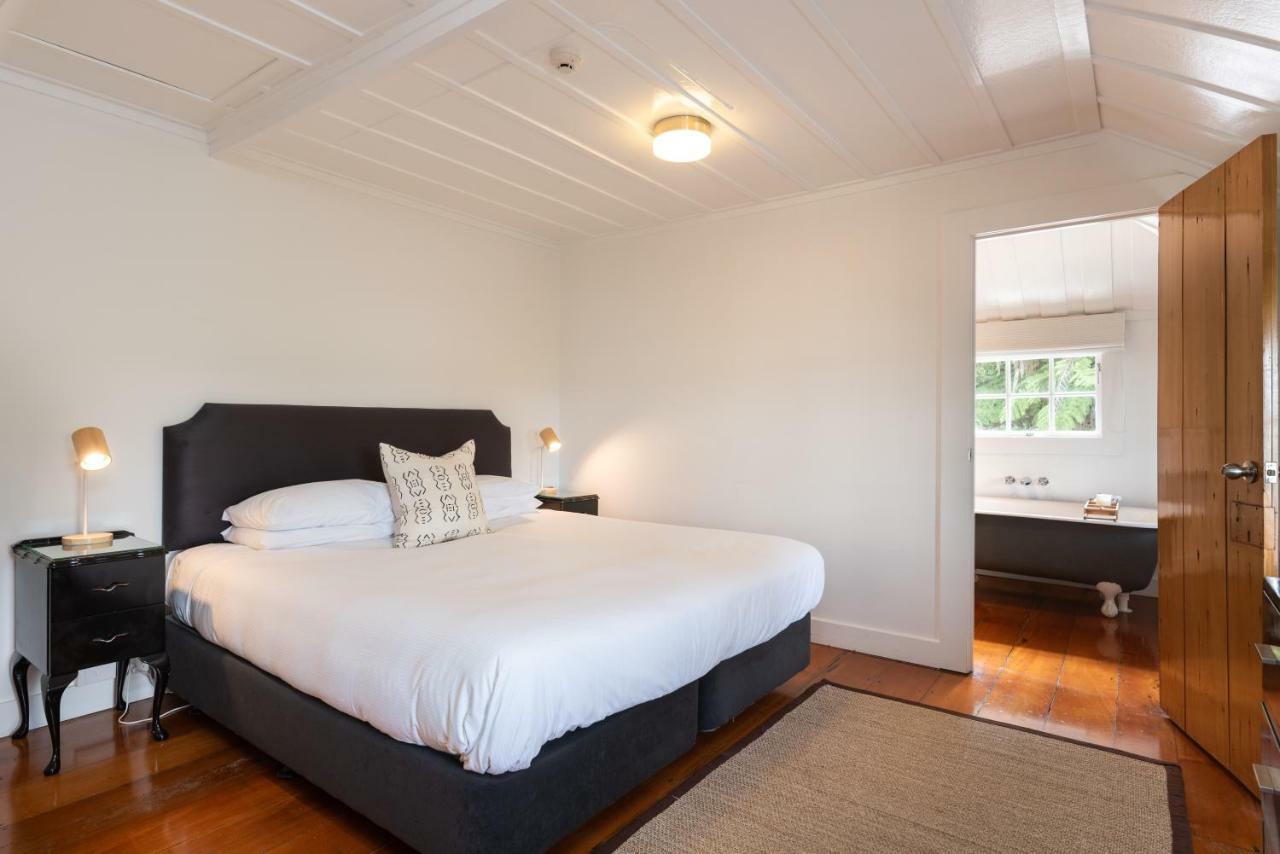 The Old Oak Boutique Hotel Mangonui Exterior photo